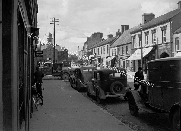 TOWN SCENE MAIN STREET